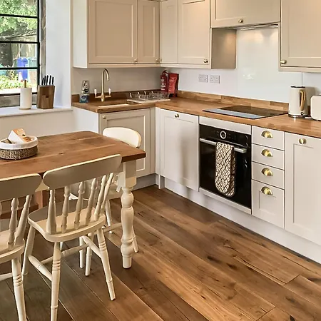 The Old School * Kettlewell